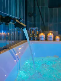 Bahia Suite | Private Balneo Spa | City Center - Image 4