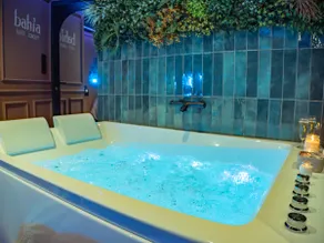 Bahia Suite | Private Balneo Spa | City Center - Image 5