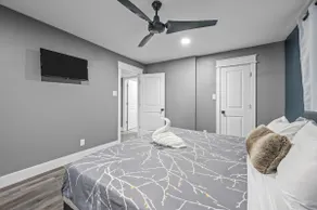 Pool in Houston Heights Getaway+Free Park - Image 2