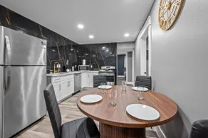 Pool in Houston Heights Getaway+Free Park - Image 5