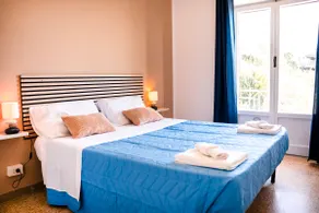 Beachfront Apartment - Private Beach Access - WiFi - Image 2