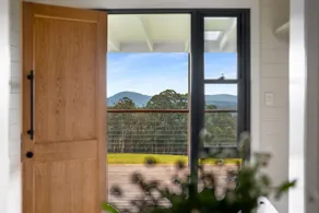 Yambora ' Luxe Hideaway' Minutes to Bowral - Image 2