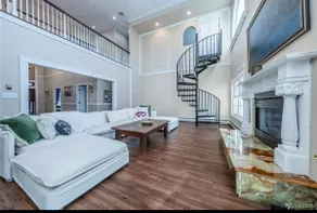 Urban Mountain Home - Image 3