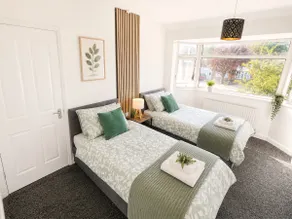 Stylish 3BR Home Near NEC, BHX, HS2 JLR - Image 2