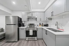 Serene n Relaxing Suite Near YEG |Free parking - Image 3