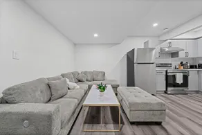 Serene n Relaxing Suite Near YEG |Free parking - Image 2