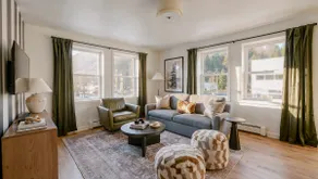 Stunning Bay View Apartment in Center of Town - Image 2