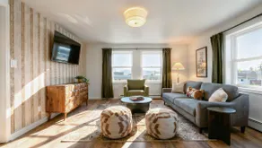 Stunning Bay View Apartment in Center of Town - Image 3