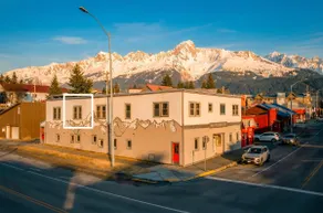 Mount Marathon Views in the heart of Downtown - Image 4
