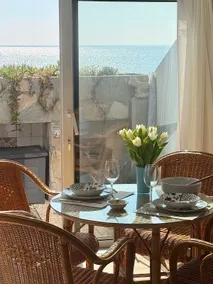 The “Vent d'Ailleurs” apartment, beachfront - Image 2