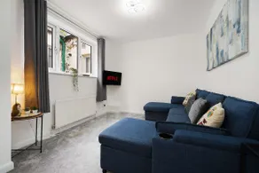 Owl's Nest on Fishers Street - Image 5