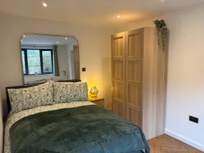 The Haven Luxury Studio Apartment with parking - Image 2