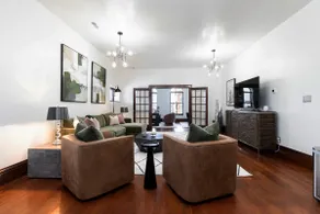 Winterset Square Loft/Retreat - Image 4