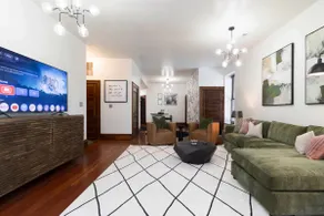 Winterset Square Loft/Retreat - Image 3