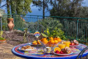 Villa Fiore di Limone Villa with Heated Pool - Image 3