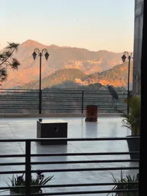 Kasauli 180° Valley View |Café •Parking| Pets|24*7 - Image 4