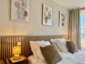 Central | 2 bedrooms | King-size bed (180 x 200) | A/C - Image 5