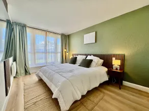 Central | 2 bedrooms | King-size bed (180 x 200) | A/C - Image 4