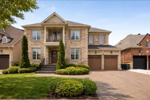 Bright & Cozy Detached Home ~ Sleeps 8 ~ 3.5 Baths - Image 2