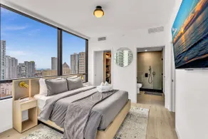 Beautiful Miami Apt Pool & Beach for 3 Guests - Image 2