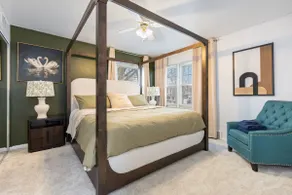 Naperville Escape, King Bed, Parking, Crib, Patio - Image 3