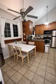 Cozy Townhouse Near Everything in Saskatoon - Image 2