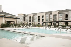 2-BR Secure in Katy pool/Gym king A - Image 3
