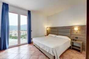 BiloPlus bedroom and living room with kitchen - Image 3