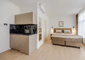 Topaz Suite - Central Diamond District - Image 2