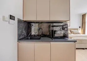 Topaz Suite - Central Diamond District - Image 4