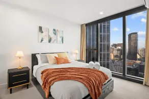 Luxury CBD Skyline Apartment - Pool, Gym & Sauna - Image 5