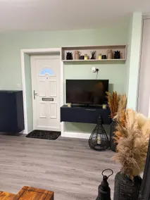 Petite Apartment in Denham - Image 4