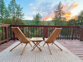 Modern Retreat in the Trees • Sleeps 8 • Near UO - Image 2