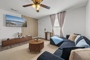Sunset Beachside Getaway, 6 mins WALK to the Beach - Image 5