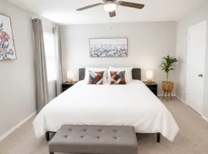[KW1] NEW 3 King BR | Parking + Fully Stocked - Image 4