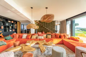 Luxurious property with exceptional sea view - Image 3
