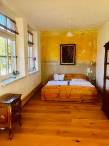 Apartment with garden between lakes & castle - Image 5