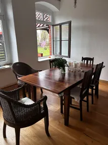 Apartment with garden between lakes & castle - Image 4