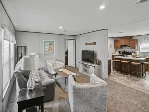 Quiet & Large Home Close to Shopping & Beaches - Image 2