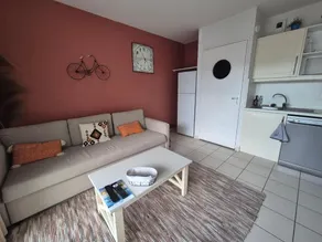 1-bedroom apartment opposite the beach, with pool, sauna, and a small sea view - Image 5