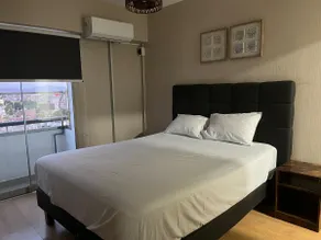 Downtown, comfortable and peaceful - Image 2