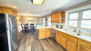 Suburban Retreat, Perfect for Families & Long Stay - Image 3