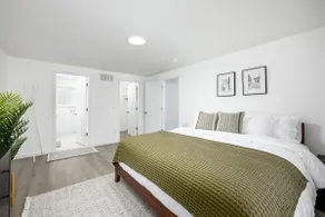 Spacious 4BR Family Retreat | Yard & Open Kitchen - Image 5