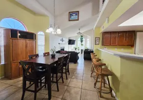 West Desert Ray Home Stay, Outlet paradise ! - Image 5