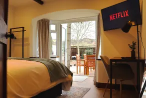 5BR home|Contractors|Secure parking|Hot tub|Golf - Image 3