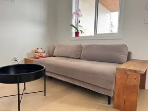 Bright 1BR with Mountain View Patio in Burnaby - Image 5