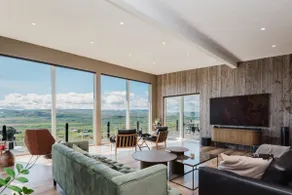 Golden Circle Lux Cabin/Cinema & Aurora Glasshouse - Image 2