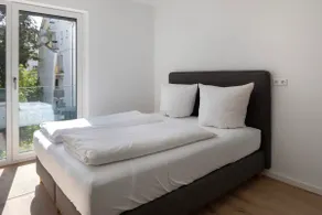 Romeo Vacation Rental – Central, Modern, Comfortable - Image 5