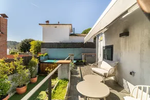 Le Petit Villa, with pool and barbecue - Image 4