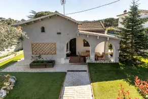 Le Petit Villa, with pool and barbecue - Image 5